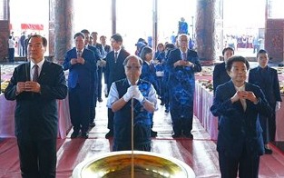 寶光崇正祭祖盛典 上千道親齊聚霧峰 中市民政局長吳世瑋肯定宗教文化傳承