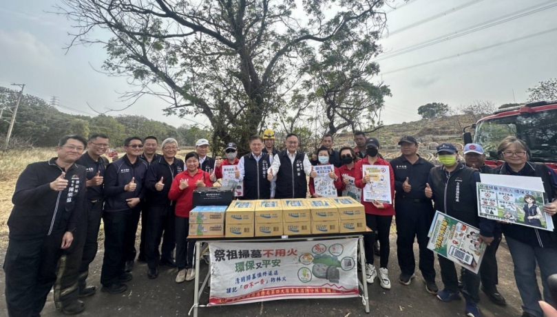 感謝打火弟兄辛勞!鄭照新副市長慰問清明公墓駐點警義消 籲市民落實「四不一要」