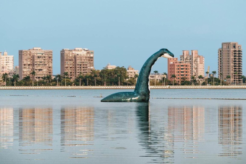 高雄兒童節推恐龍活動澄清湖9公尺高水中巨獸吸睛