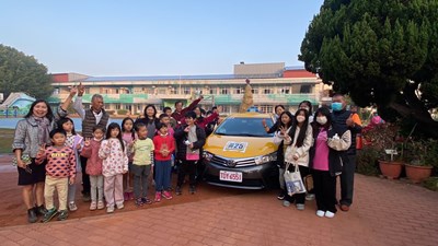 陪孩子長大的公車!中市小黃公車服務遍及68所學校 守護偏鄉安全通學路