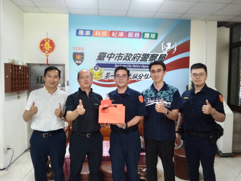 主秘張義昌到大誠所慰勞    他對員警破獲應召站讚譽