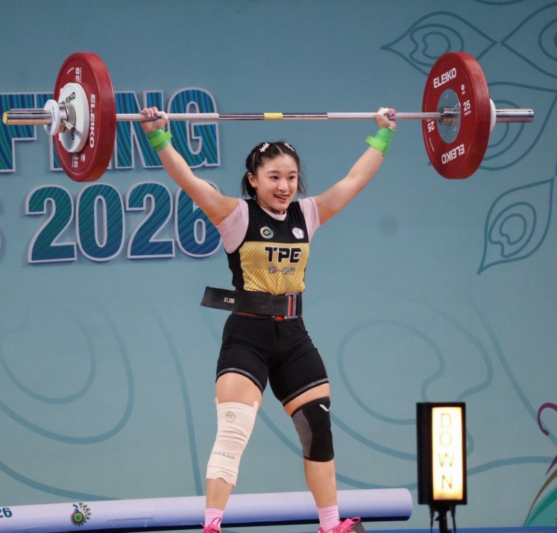 亞洲舉重賽，彰化縣選手黃宜甄獲女子48公斤級金牌。（照片中華隊翻譯康庭寧提供）。