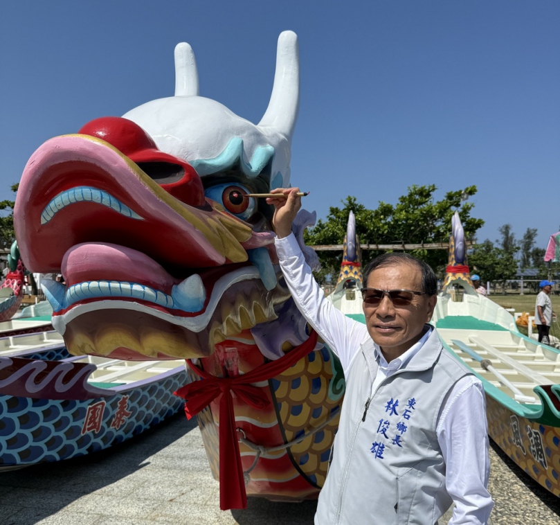 嘉義東石端午節龍舟競賽開光點睛 6/19登場6/20群星高唱與海上高空煙火秀