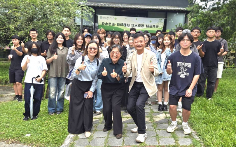 「飲水思源・植苗共好」〜雲科大學生培育咖啡樹苗及稻苗回贈社區 USR深耕雲林 落實在地連結！
