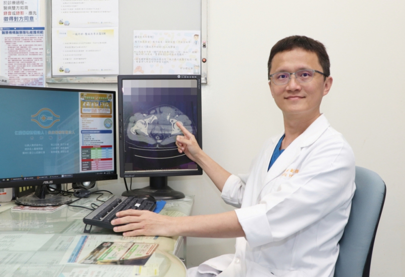 男大生車禍命垂危 仁愛長庚助脫險境