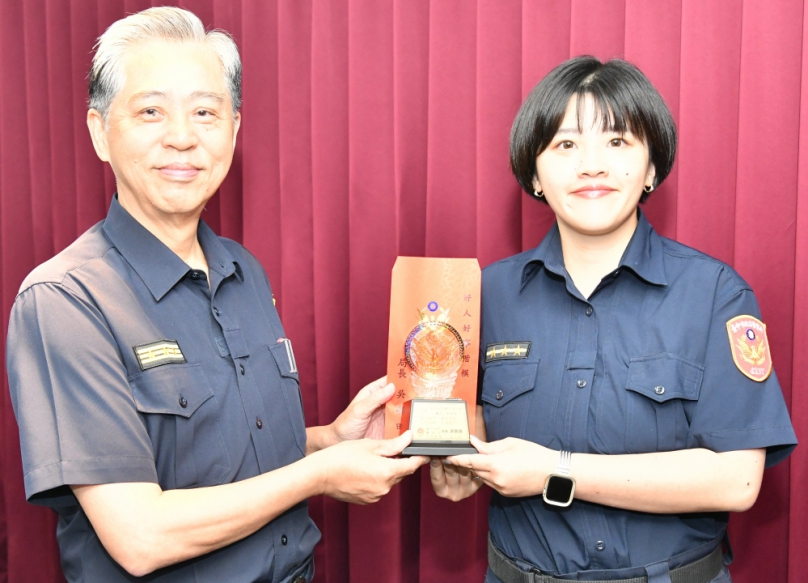 蔡幸恩搶救仰藥自殘女子 局長吳敬田頒獎表揚稱譽