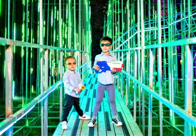 小孩放電、大人放鬆〜暑假接近尾聲 嘉義市「光織影舞」光影互動體驗 親子2日遊最佳選擇！