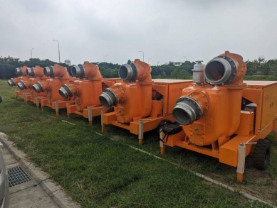 凱米颱風來襲，彰化縣府整備100台抽水機待命。（照片縣府提供）