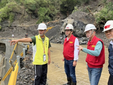凱米颱風高雄茂林破莫拉克紀錄雨量市長陳其邁要求儘速搶通聯外交通