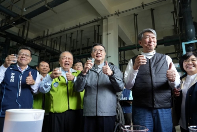 陳光復陪同行政院長卓榮泰視察海淡廠與風櫃東漁港   積極爭取中央支持促進地方建設