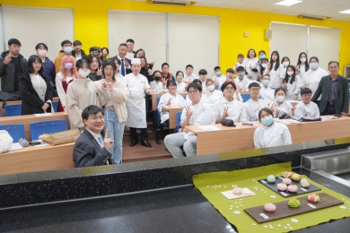 日本東京tsuji調理學校主廚到大葉示範教學。（照片大葉提供）