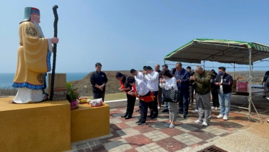 馬公市舉辦清明節公祭法會  市長黃健忠率市政團隊慎終追遠 黃市長也特別向全體市民表達誠摯祝福，祝願大家清明平安、闔家順心如意。