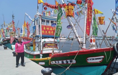 高雄林園鳳芸宮四年一科媽祖海上巡香22艘船隊蓄勢待發
