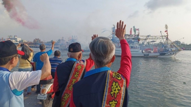 高雄市林園區鳳芸宮媽祖海巡啟航到台南安平會香遶境