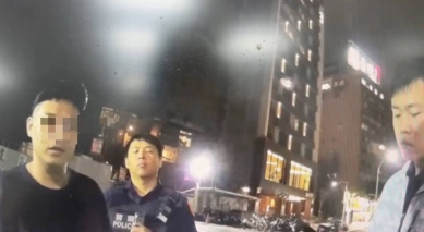 緝犯涉侵占汽車趴趴走警以車追人破案外案查扣喪屍煙彈