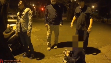 騎著公務車販毒去｜花警逮19歲消防替代役男，查獲毒品彩虹菸9包共計143根及販毒所得2萬餘元。