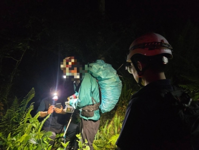 暗夜救援｜奇萊東稜迷途，三名登山客獲救！