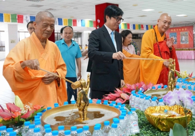 高雄市佛教會浴佛大典展現佛教團體凝聚力