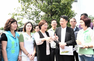 考察員林交通建設，縣長王惠美、立委陳素月，向交通部陳世凱部長提建言。（照片陳立委服務處、縣府提供）