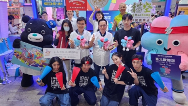 臺中旅展「臺北館」大巨蛋打卡區吸睛 臺北市雙層巴士票券買一送一