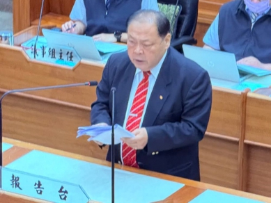 澎湖縣議會第20屆第5次定期會開議  陳光復進行施政報告  展望澎湖新未來    縣府已成功爭取2.6億元中央補助，於三總澎湖分院設立放射腫瘤中心，預定116年啟用，實現癌症患者就近治療的願景，減少民眾奔波與負擔。