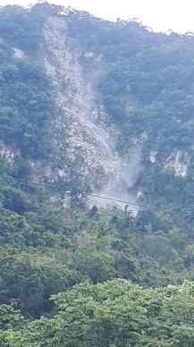 鬼臉浮現｜山神怒吼，無風無雨也土石流，居民惶恐，秀林鄉召開富世村緊急會議，籲請中央依《災害防救法》24條逕行動工防災！