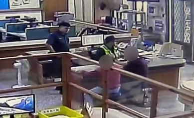 隔空看診｜假醫師真騙錢，65歲翁購買補腎藥，關山警阻詐10萬元！