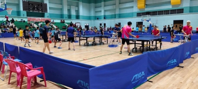 第一屆市長盃桌球錦標賽熱力開打 逾三百人次參賽  點燃馬公運動風潮  市長盃桌球賽將持續至5月4日，誠摯邀請市民朋友走入體育館，一同見證澎湖桌球的成長軌跡，為選手喝采，也為城市的運動文化添上一筆重要的色彩。