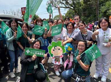 歷史性一刻！竹山秀傳醫院醫護恭迎 祈求白沙屯媽祖庇佑健康平安！