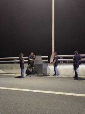 男子三仙台大橋上意圖輕生｜離婚後萬念俱灰，5警輪番安慰，阻悲劇發生！