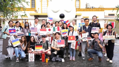 Welcome to Chiayi ! 嘉義市「光林我嘉」公車小旅行 18國旅客共遊體驗木都魅力！