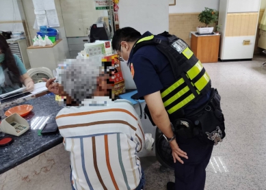 誤中假投資真詐財陷阱    民權警保住老翁十萬元