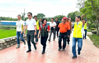 雲林立委劉建國與水利署第四河川分署長李友平等人會勘莿桐鄉樹仔腳社區堤防 著手修繕破損設施、延伸觀景台等〜