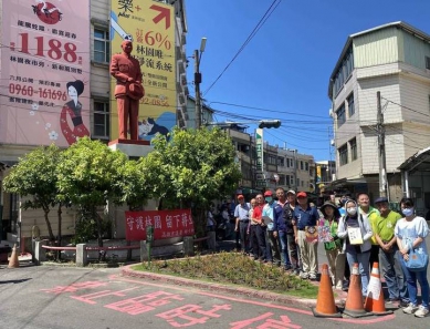 高雄林園區蔣介石銅像會勘地方人士要求保留網友有意見
