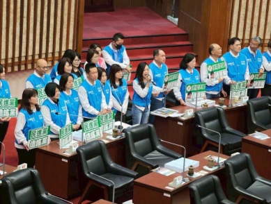 高雄補助款遭刪減綠營指藍白惡搞、藍營批情勒