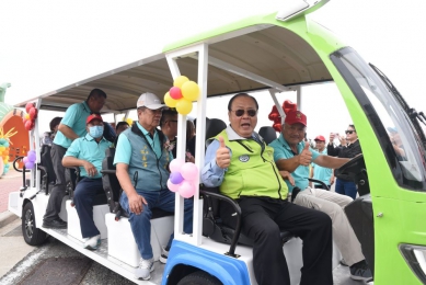 後寮「天堂路」電動接駁車試營運啟動 陳光復盼更多社區投入低碳旅遊 包括議長陳毓仁、議員魏睿宏、議員宋昀芝服務處主任、立委楊曜助理段湘玲、旅遊處長陳美齡、車船處長馬金足、農漁局副局長陳銓汶、白沙鄉長宋萬富、白沙鄉代表會主席吳良添、代表吳正利、代表許高福、代表黃宗妙、通梁社區發展協會理事長林福瑞、澎防部政戰主任許力仁等人，都到場共襄盛舉，分享後寮村的喜悅。