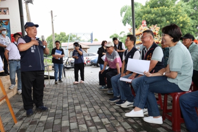 許縣長名間鄉冒雨會勘一上午連趕19件工程再加碼