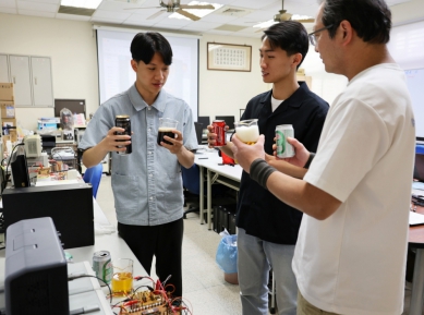 嘉大電機系團隊  研發出以電導法為基礎的「啤酒新鮮度偵測器」  具反應快成本低操作簡易等優勢  榮登國際權威期刊