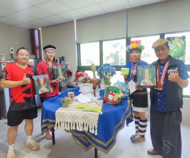 阿里山原生種山薊烹煮土雞湯 鄒族逐鹿文創園區原味呈現 突破風災重建復甦之路