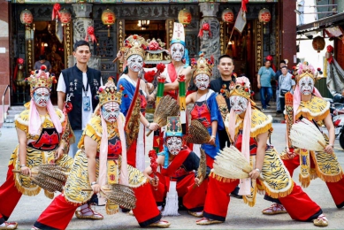 百年陣頭進入大學殿堂　嘉義大學開設家將文化微學分課程  第二梯次課程成果發表嘉大學生將粉墨登場