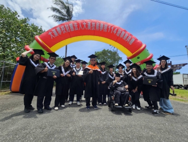 熄燈號｜最終章畢業典禮，花蓮大漢技術學院48年歷史畫上休止符！