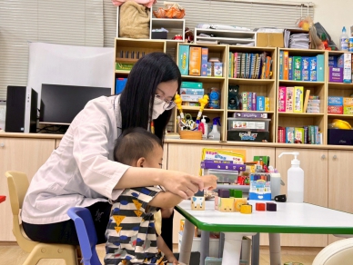 寓治療於樂  嘉義醫院早療服務再升級  專業設備打造兒童復健新基地
