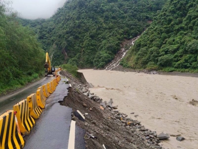 台29線那瑪夏往甲仙崩塌搶通加開時段供居民出入