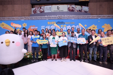 萌寵吉祥物助攻｜花蓮六十石山、赤科山金針花海綻放，花季8月9日開跑。