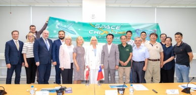 嘉義縣長翁章梁接待拉脫維亞國會友台小組 深化無人機國際合作！