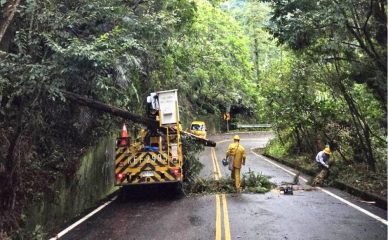 楊柳颱石快閃出海造成停電事故 台電雲林區處全力動員搶修 預計今晚11點前全數恢復供電！