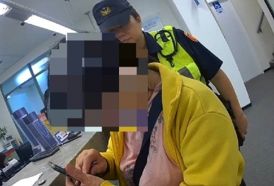 婦人接到兒子求救電話    警方拆穿保住廿八萬元