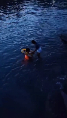 金樽漁港女童落海｜海巡躍入水中成功救援