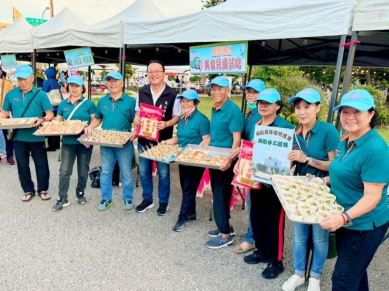 2025馬公市公所漁樂季市集結合夏日童樂趴 兩晚熱鬧登場  8/17日晚上再加碼還有嵵裡海鱺生魚片、城前蚵仔麵線與阿利師炸土魠魚等限定美食等著大家，再邀市民朋友與遊客同來共度夏夜，把澎湖的美味與熱情繼續延續下去。