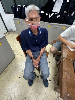 公投前夕，員林派出所員警不懈怠，逮捕71歲高齡劉姓車手。（照片分局提供）